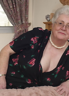 性别的图像 英国 奶奶 玩 与 她的, granny 