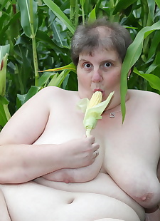  sex images Big mature slut playing in a corn, granny , ass 